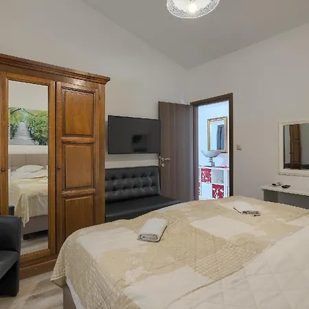 Holiday home Mit Privatpool Fuer 6 Personen Ca 115 Qm In Medulin, Istrien Suedkueste Von Istrien Medulin